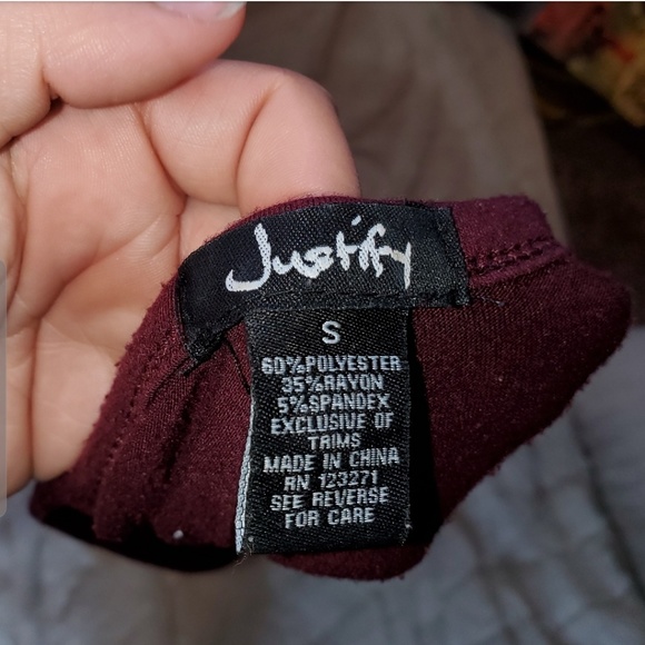 🥀Maroon Justify Short Sleeve Top with Lace Fringe - Picture 3 of 3